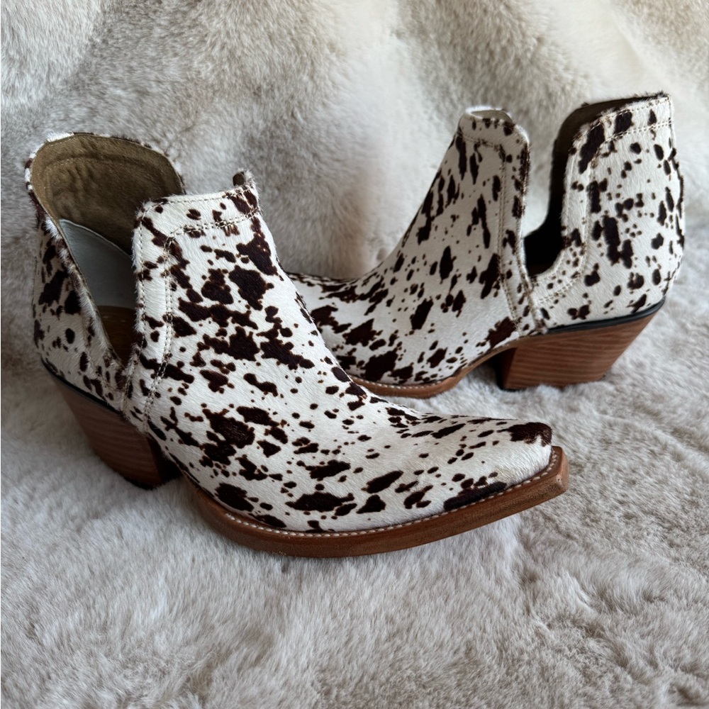 Ariat Ladies Dixon Brown & White Cowhide Ankle Bootie